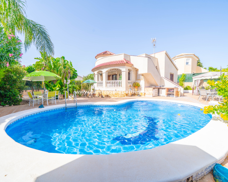 Reventa - Chalet Independiente - Urb. La Marina