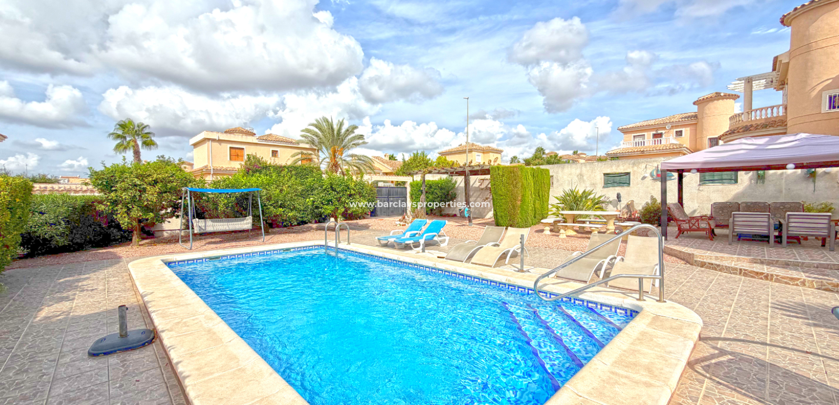 Reventa - Chalet Independiente - Urb. La Marina