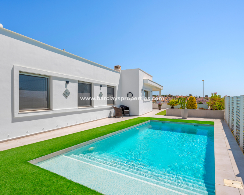 Reventa - Chalet Independiente - Urb. La Marina