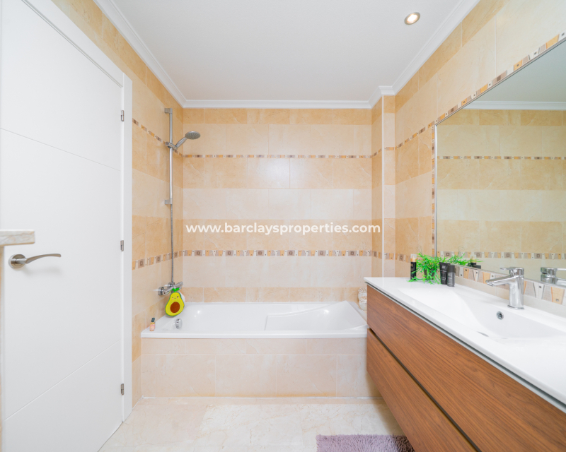Reventa - Chalet Independiente - Urb. La Marina