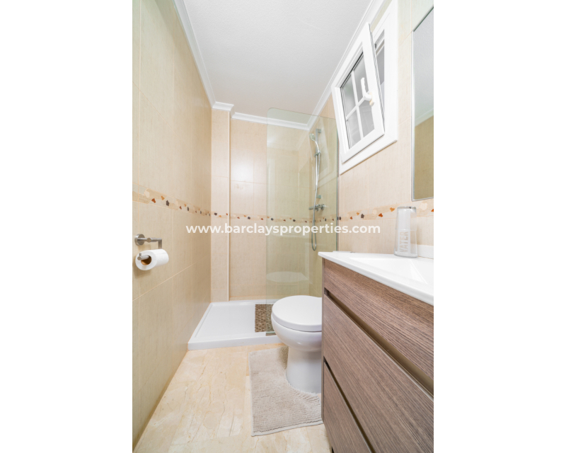 Reventa - Chalet Independiente - Urb. La Marina