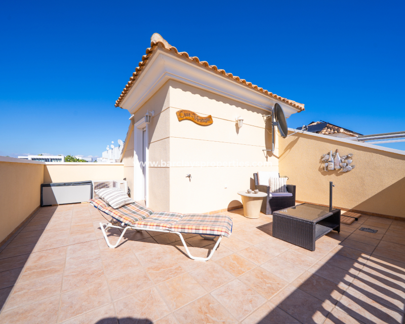 Reventa - Chalet Independiente - Urb. La Marina