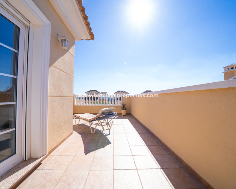 Reventa - Chalet Independiente - Urb. La Marina