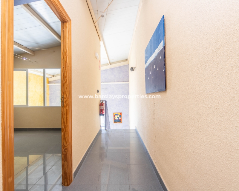Reventa - Local Comercial - Urb. La Marina