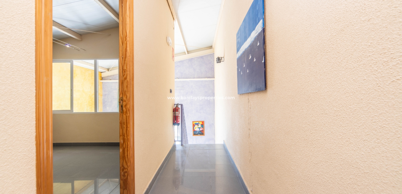 Reventa - Local Comercial - Urb. La Marina