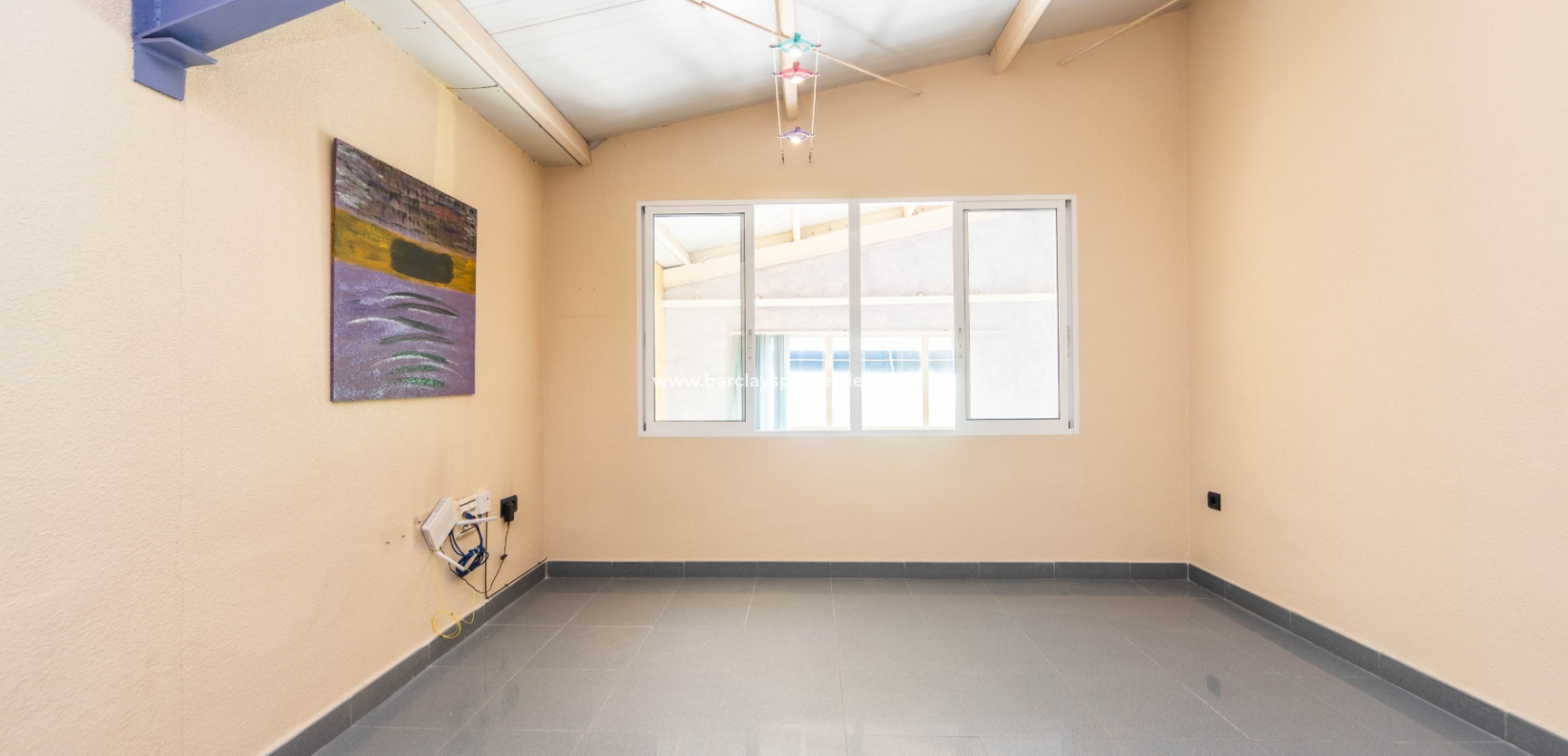 Reventa - Local Comercial - Urb. La Marina