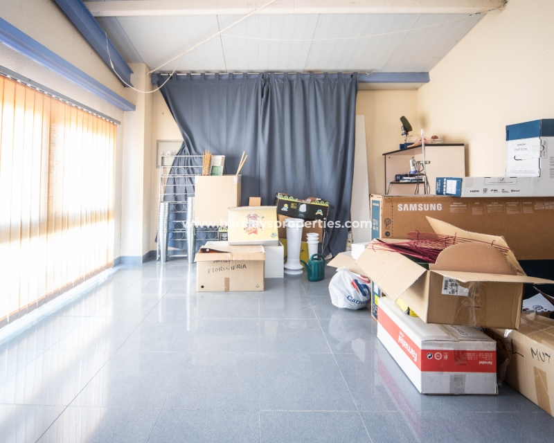 Reventa - Local Comercial - Urb. La Marina