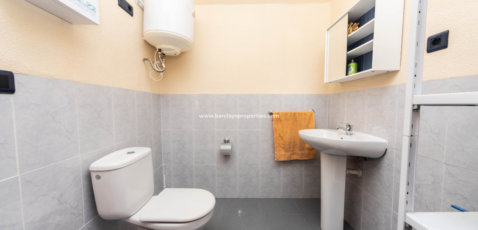 Reventa - Local Comercial - Urb. La Marina