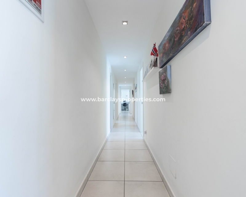 Revente - Maison Individuelle - Urb. La Marina