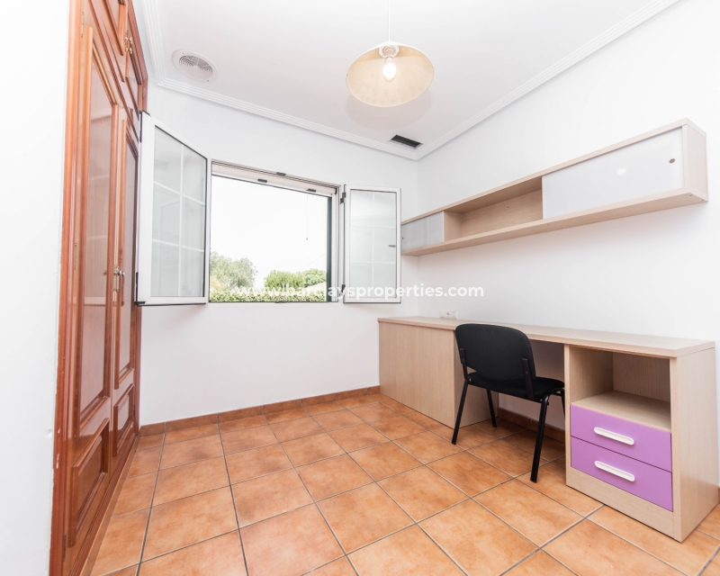 Revente - Maison Individuelle - Urb. La Marina