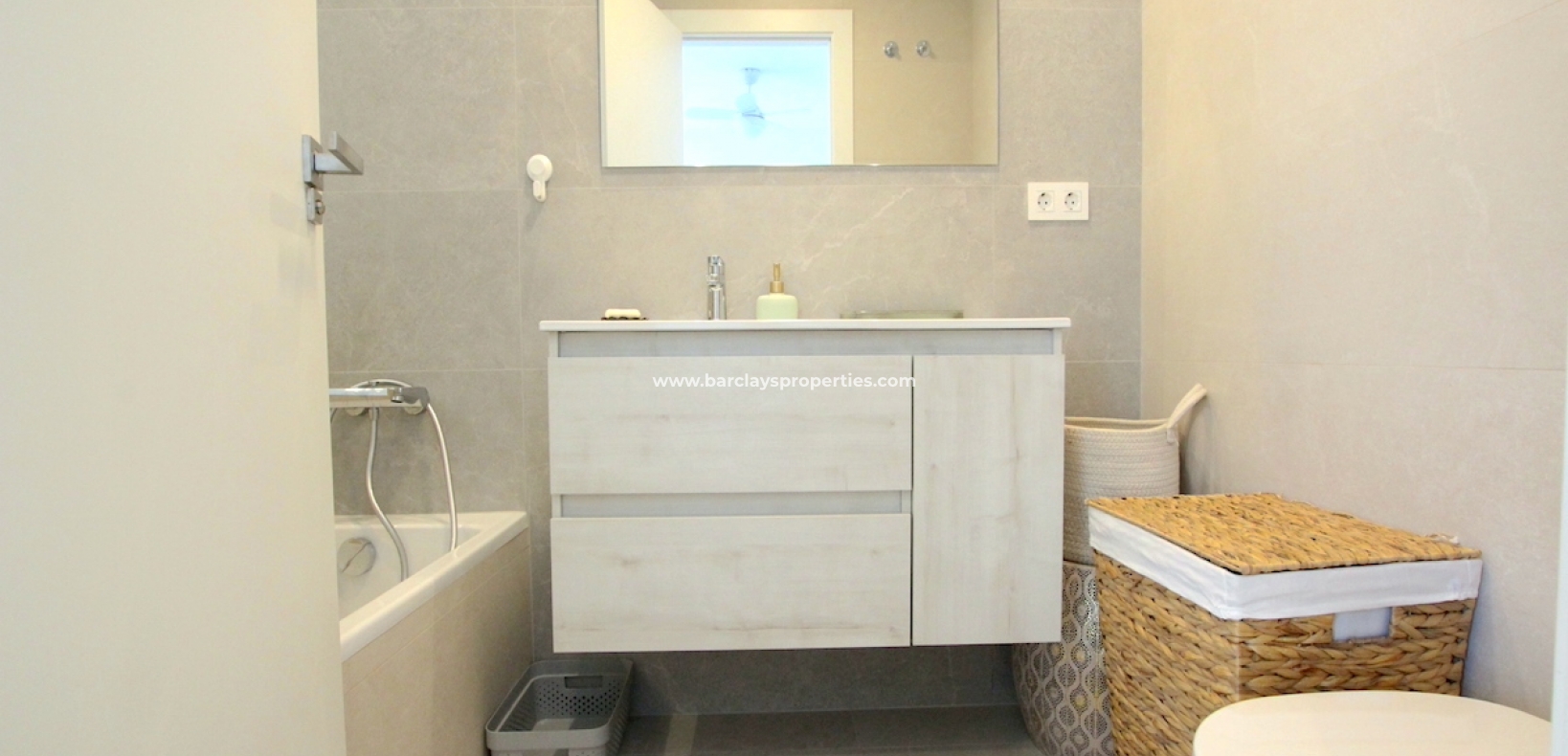 Revente - Maison Individuelle - Urb. La Marina