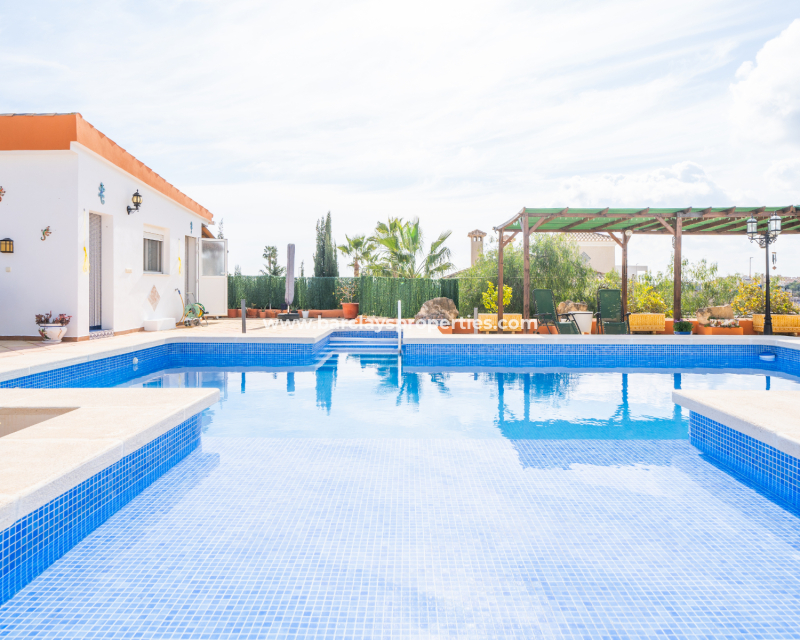 Revente - Maison Individuelle - Urb. La Marina