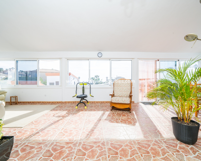 Revente - Maison Individuelle - Urb. La Marina