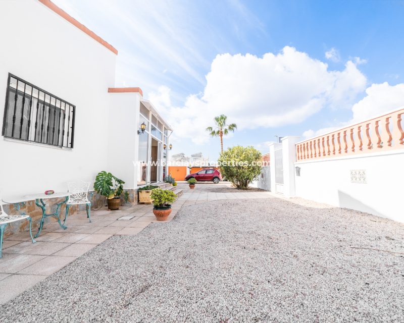 Revente - Maison Individuelle - Urb. La Marina