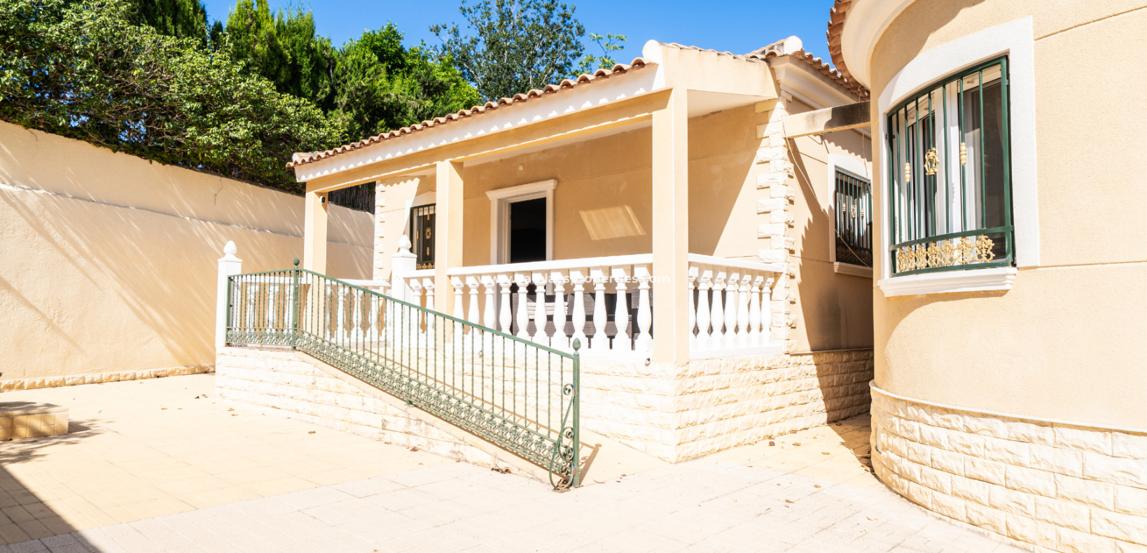 Revente - Maison Individuelle - Urb. La Marina