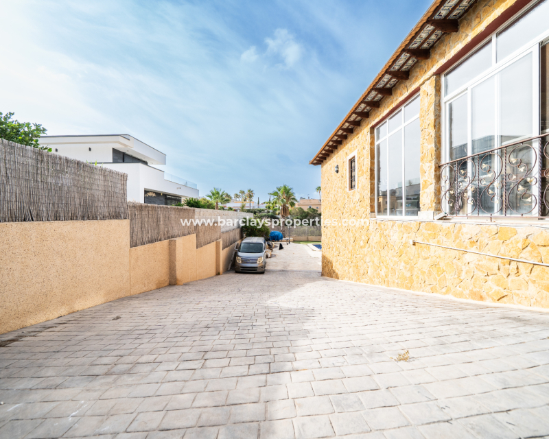 Revente - Maison Individuelle - Urb. La Marina