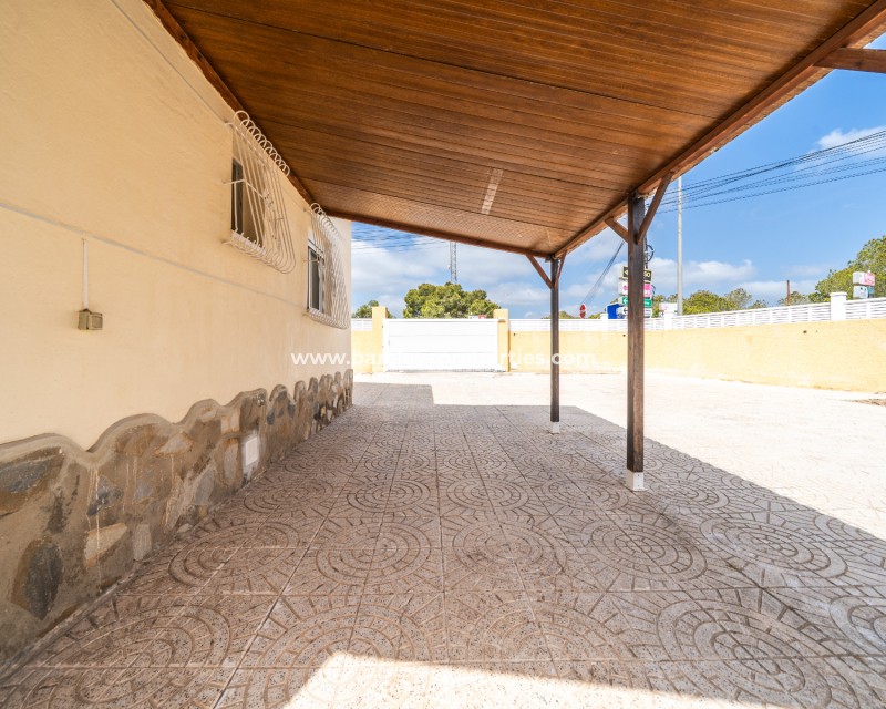 Revente - Maison Individuelle - Urb. La Marina