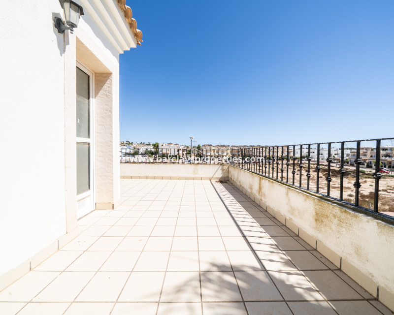 Revente - Maison Individuelle - Urb. La Marina