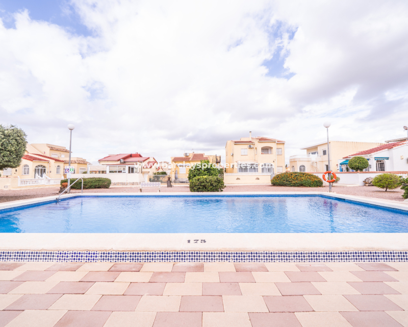 Revente - Maison Individuelle - Urb. La Marina