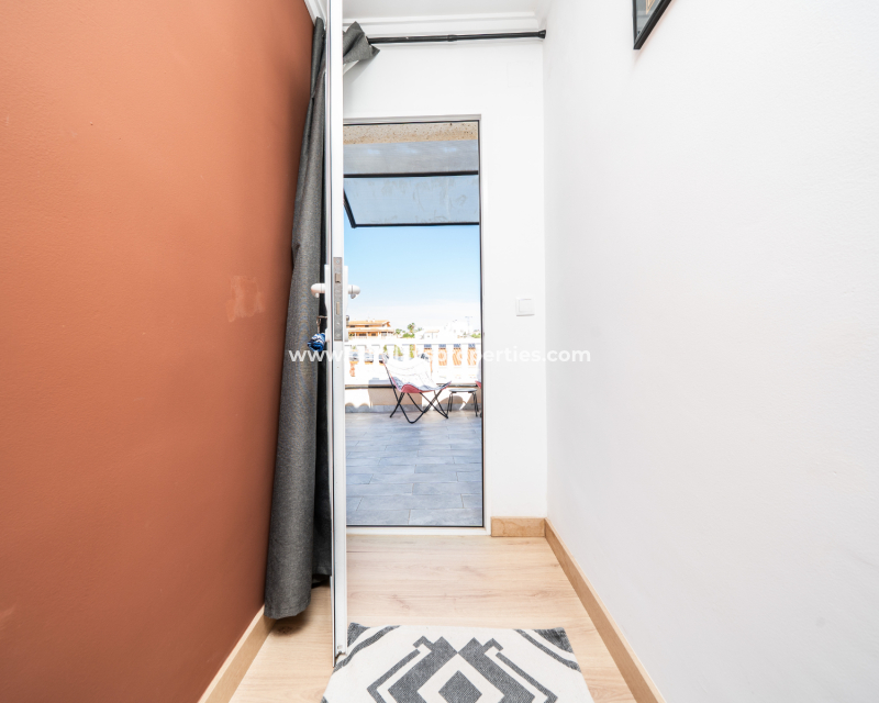 Revente - Maison Individuelle - Urb. La Marina