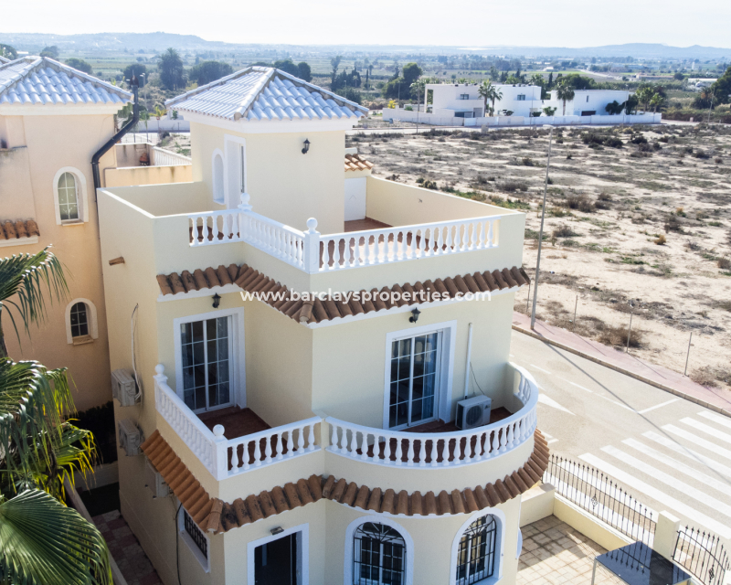 Revente - Maison Individuelle - Urb. La Marina