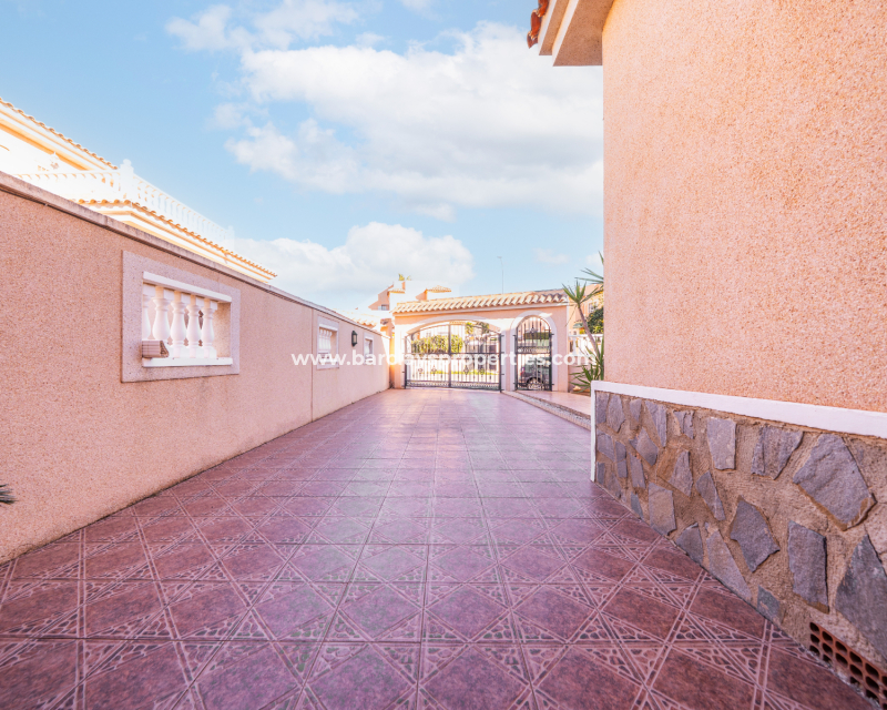 Revente - Maison Individuelle - Urb. La Marina