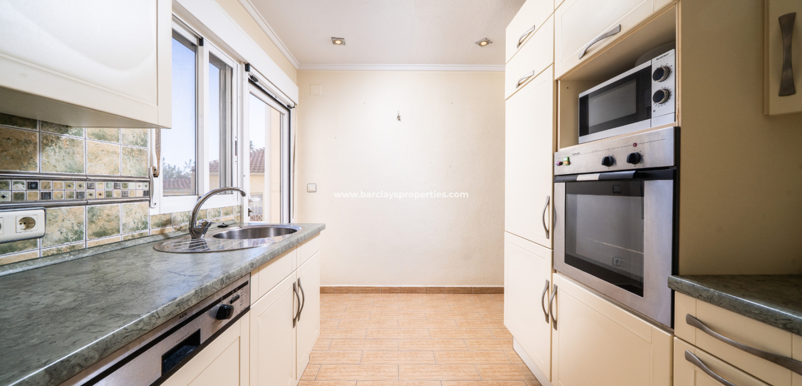 Revente - Maison Individuelle - Urb. La Marina