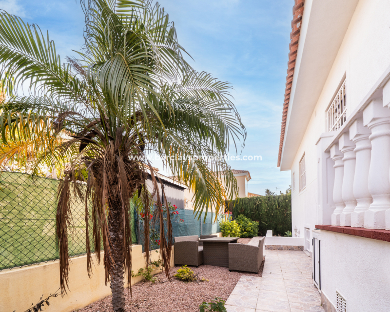 Revente - Maison Individuelle - Urb. La Marina