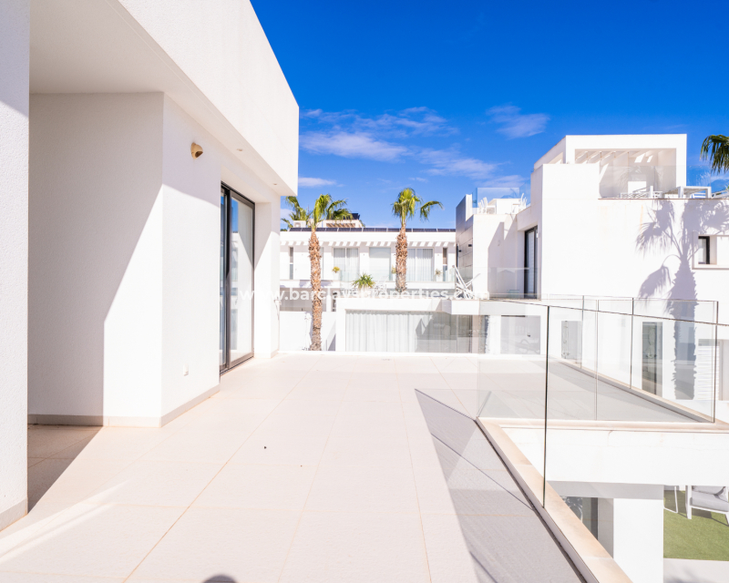 Revente - Maison Individuelle - Urb. La Marina