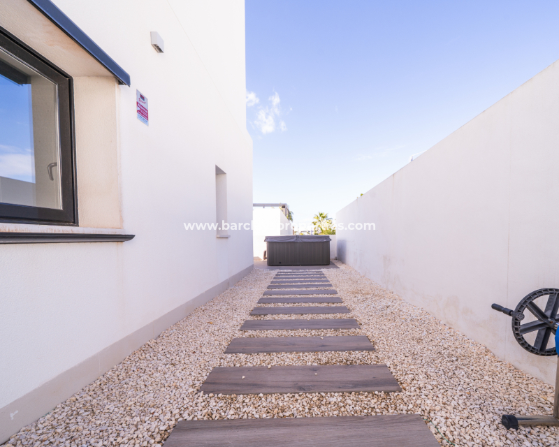 Revente - Maison Individuelle - Urb. La Marina