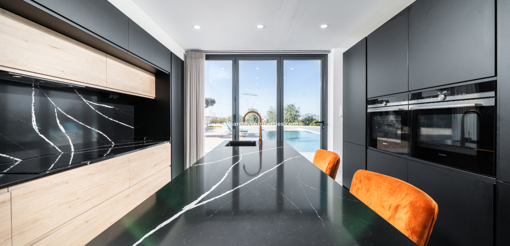 Revente - Maison Individuelle - Urb. La Marina