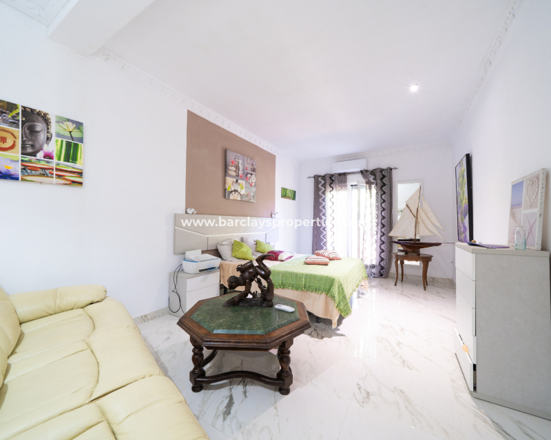Revente - Maison Individuelle - Urb. La Marina