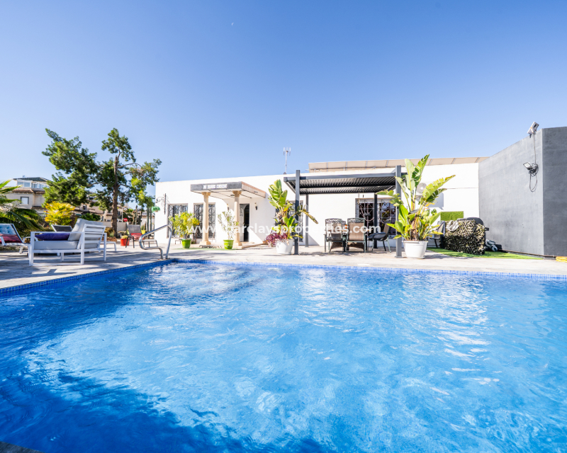 Revente - Maison Individuelle - Urb. La Marina