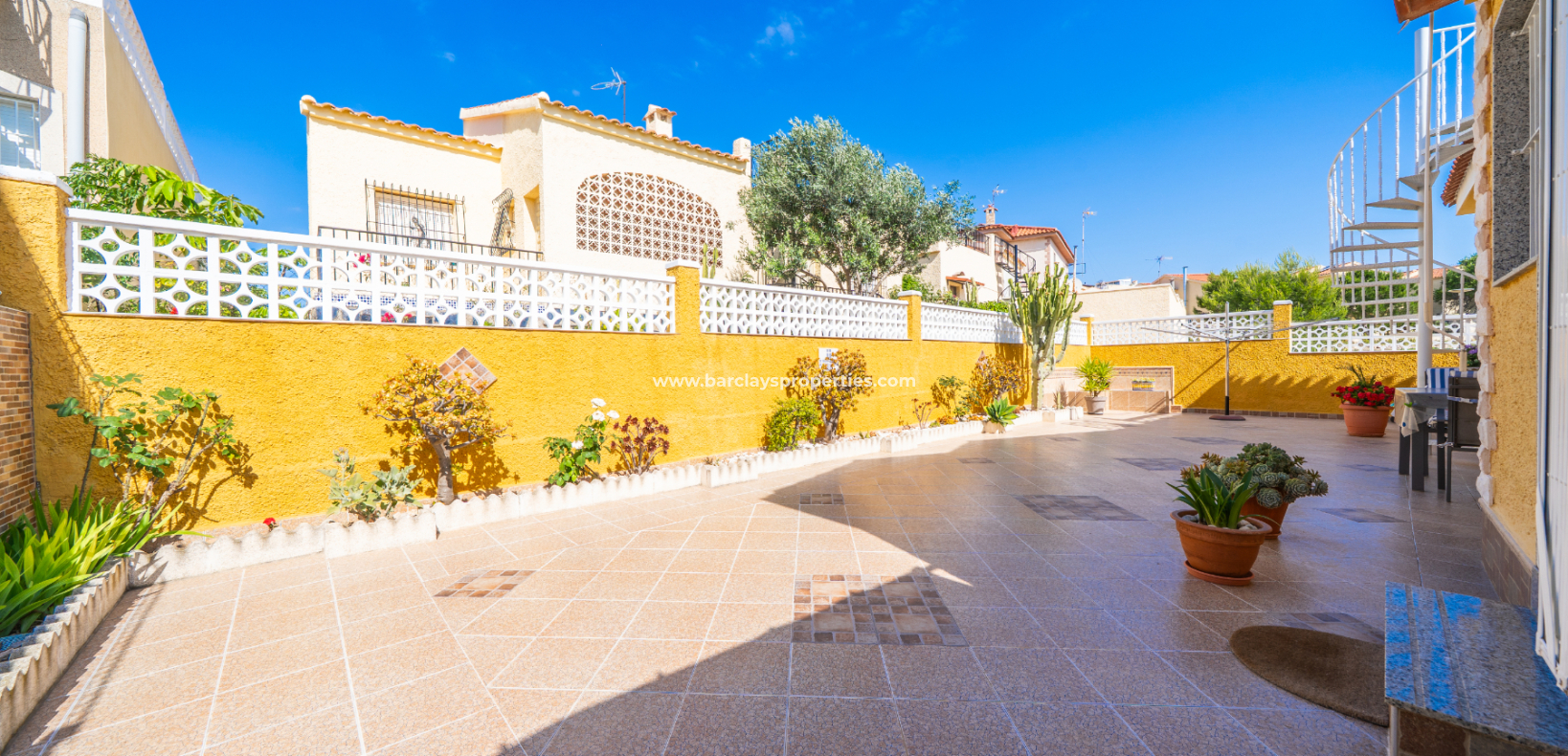 Revente - Maison Individuelle - Urb. La Marina