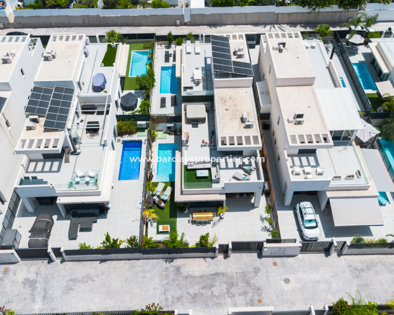Revente - Maison Individuelle - Urb. La Marina