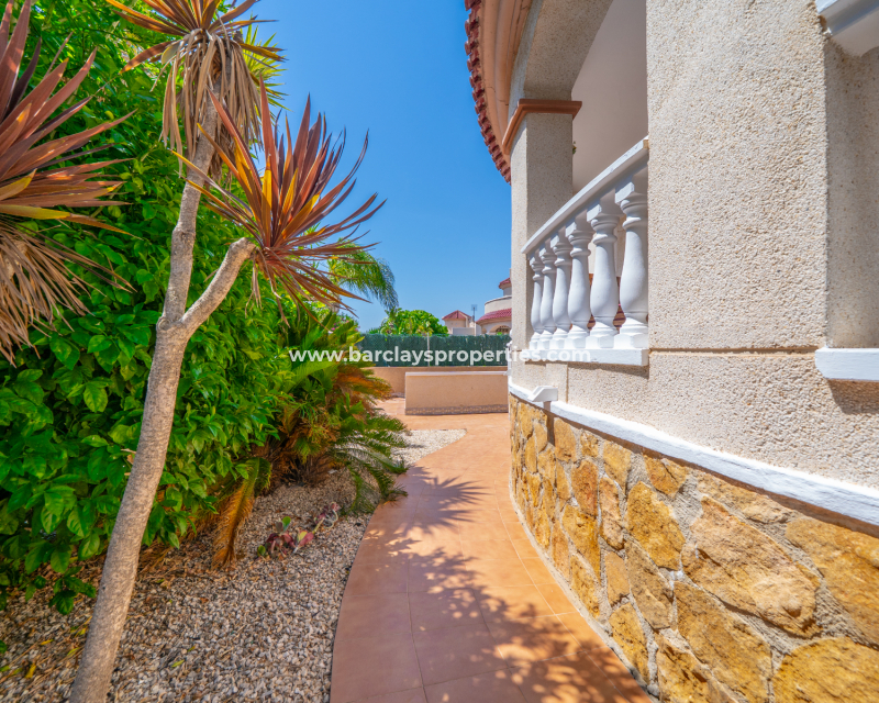 Revente - Maison Individuelle - Urb. La Marina