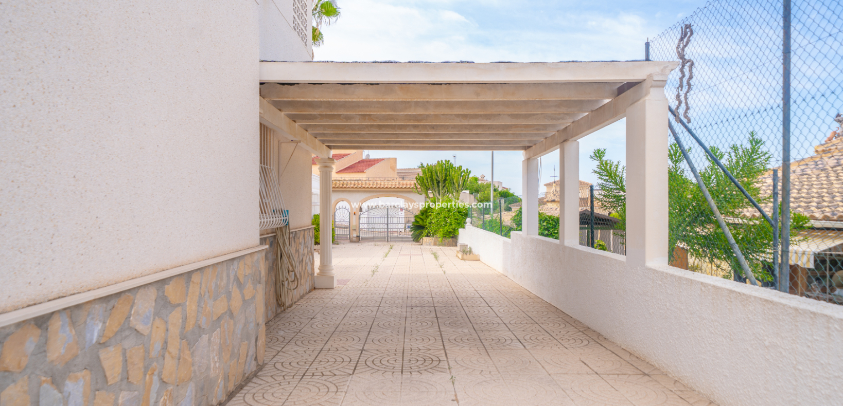 Revente - Maison Individuelle - Urb. La Marina