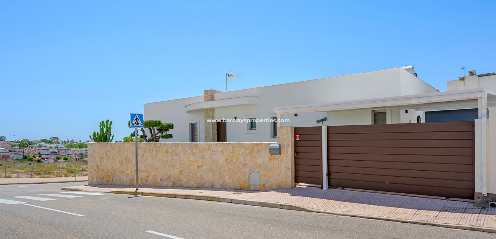 Revente - Maison Individuelle - Urb. La Marina