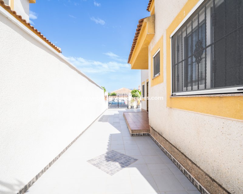 Revente -  Semi individuelle - Urb. La Marina