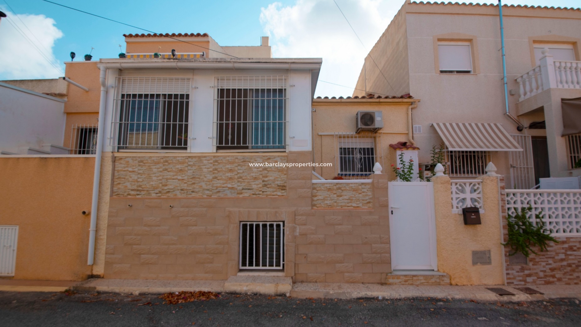 Rijhuis - Wederverkoop - Urb. La Marina - 4948