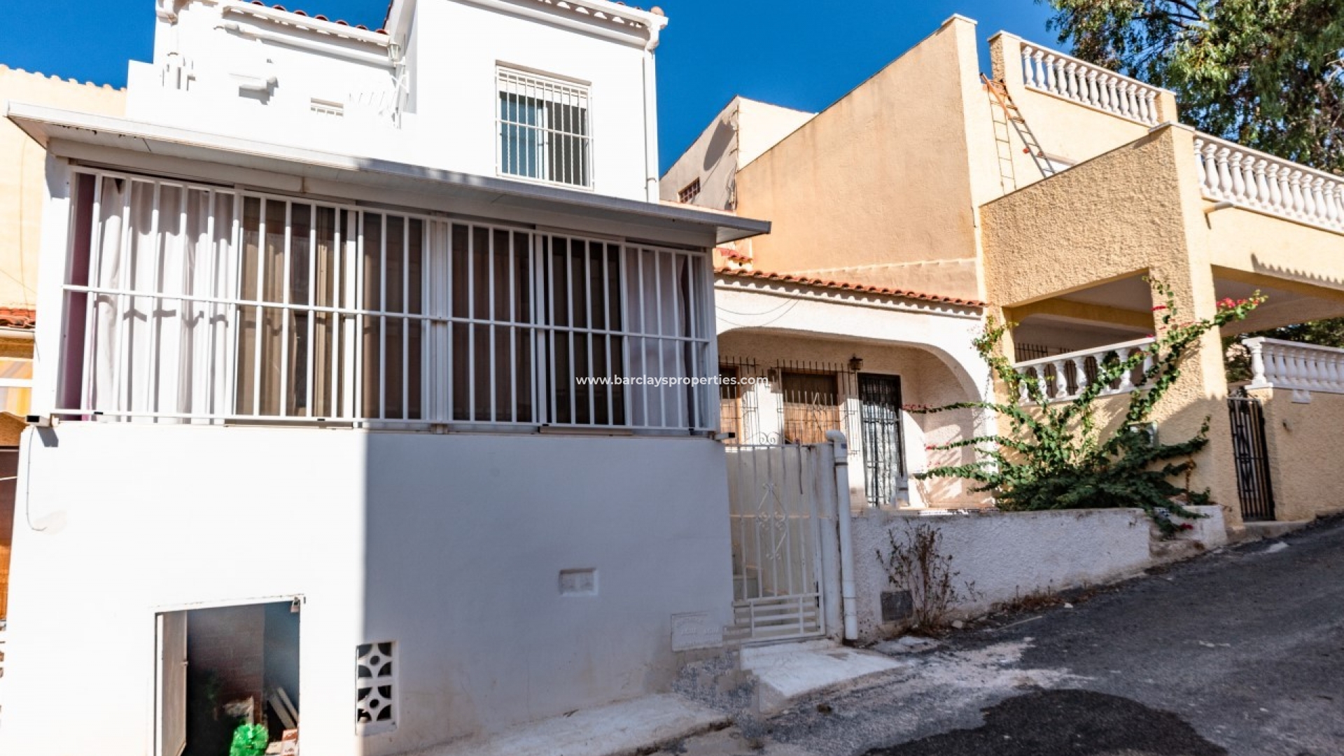 Rijhuis - Wederverkoop - Urb. La Marina - 4953