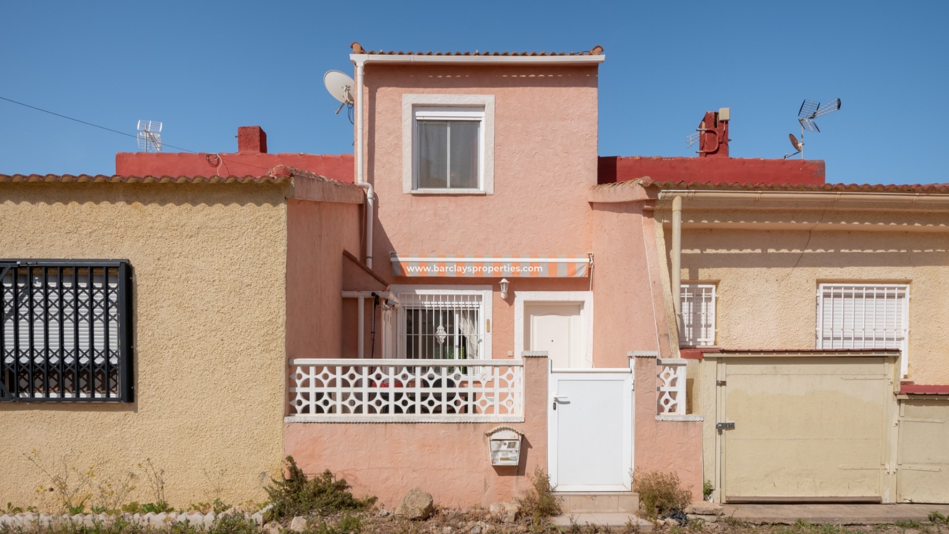 Rijhuis - Wederverkoop - Urb. La Marina - 5131