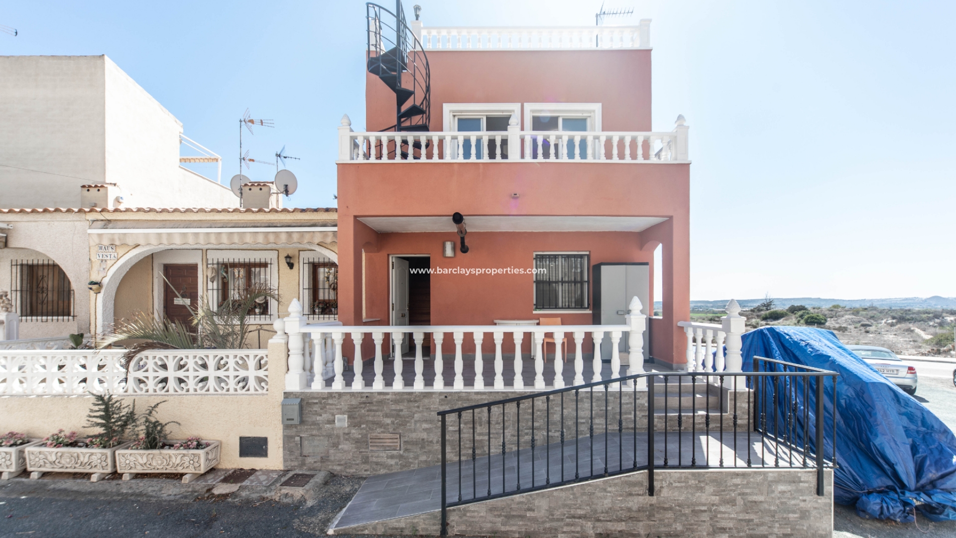 Rijhuis - Wederverkoop - Urb. La Marina - 5354