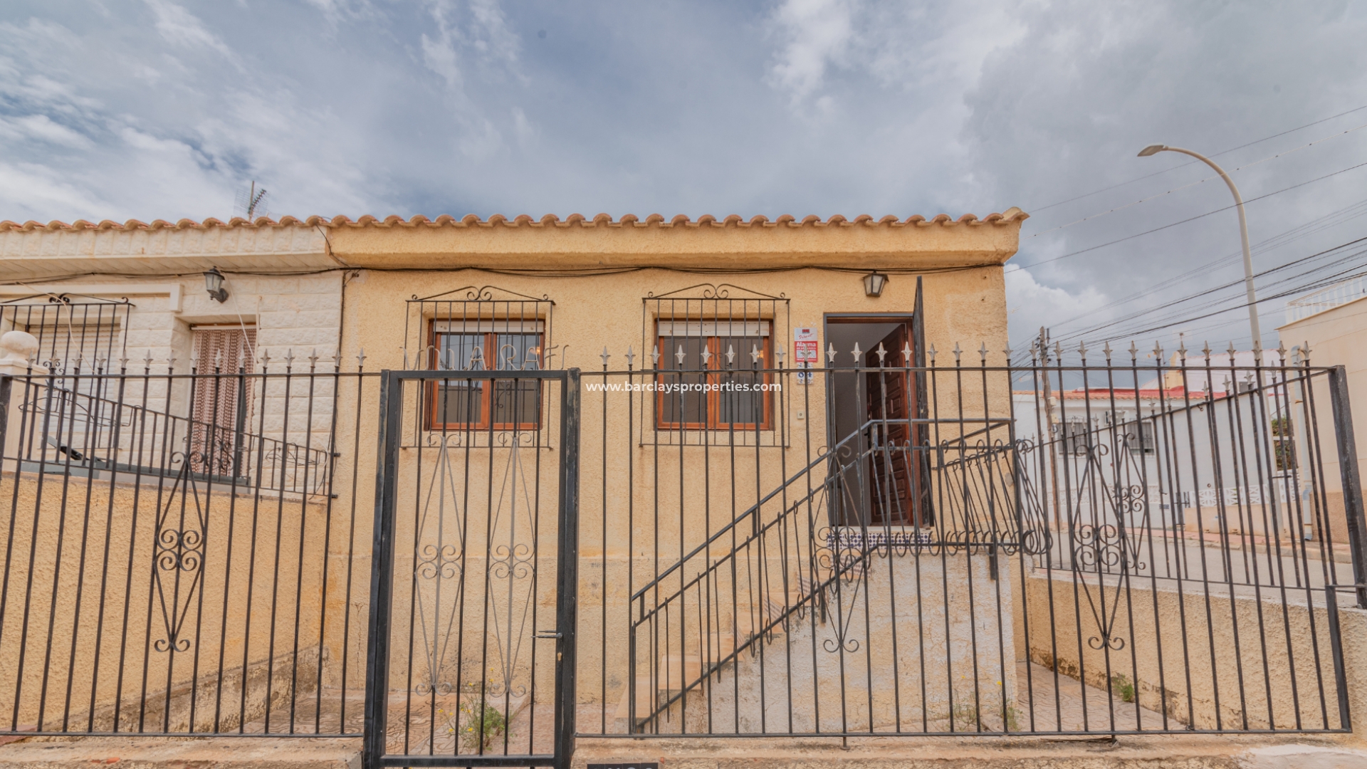 Rijhuis - Wederverkoop - Urb. La Marina - 5409