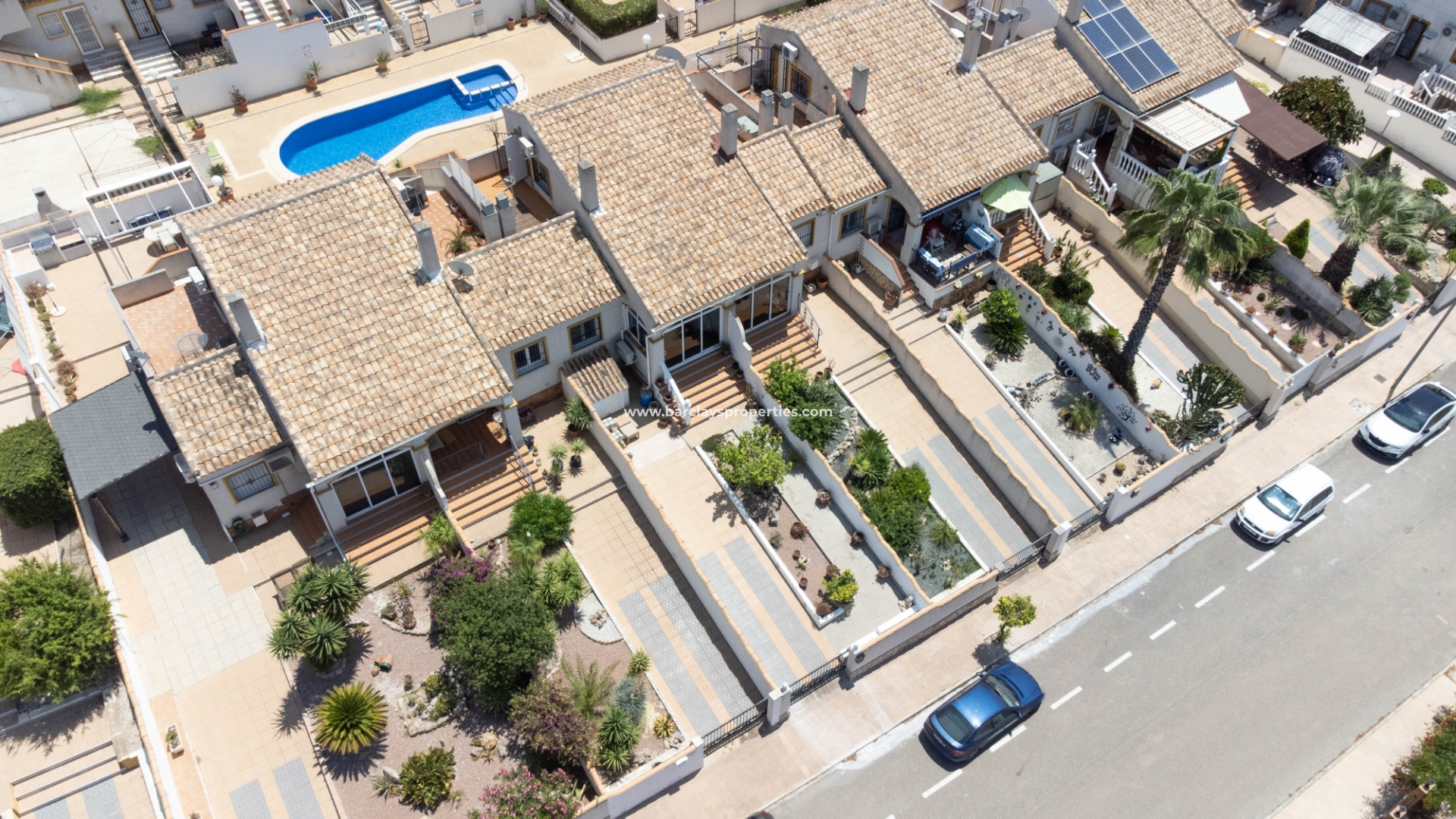 Rijhuis - Wederverkoop - Urb. La Marina - 5440