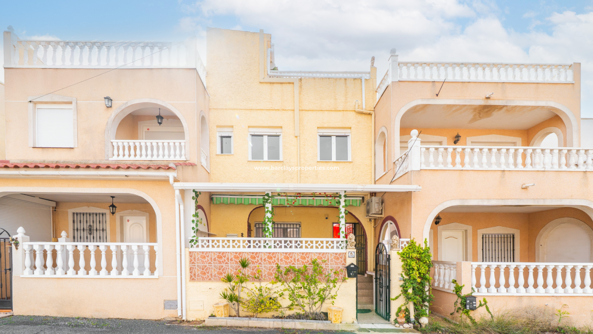 Rijhuis - Wederverkoop - Urb. La Marina - 5912