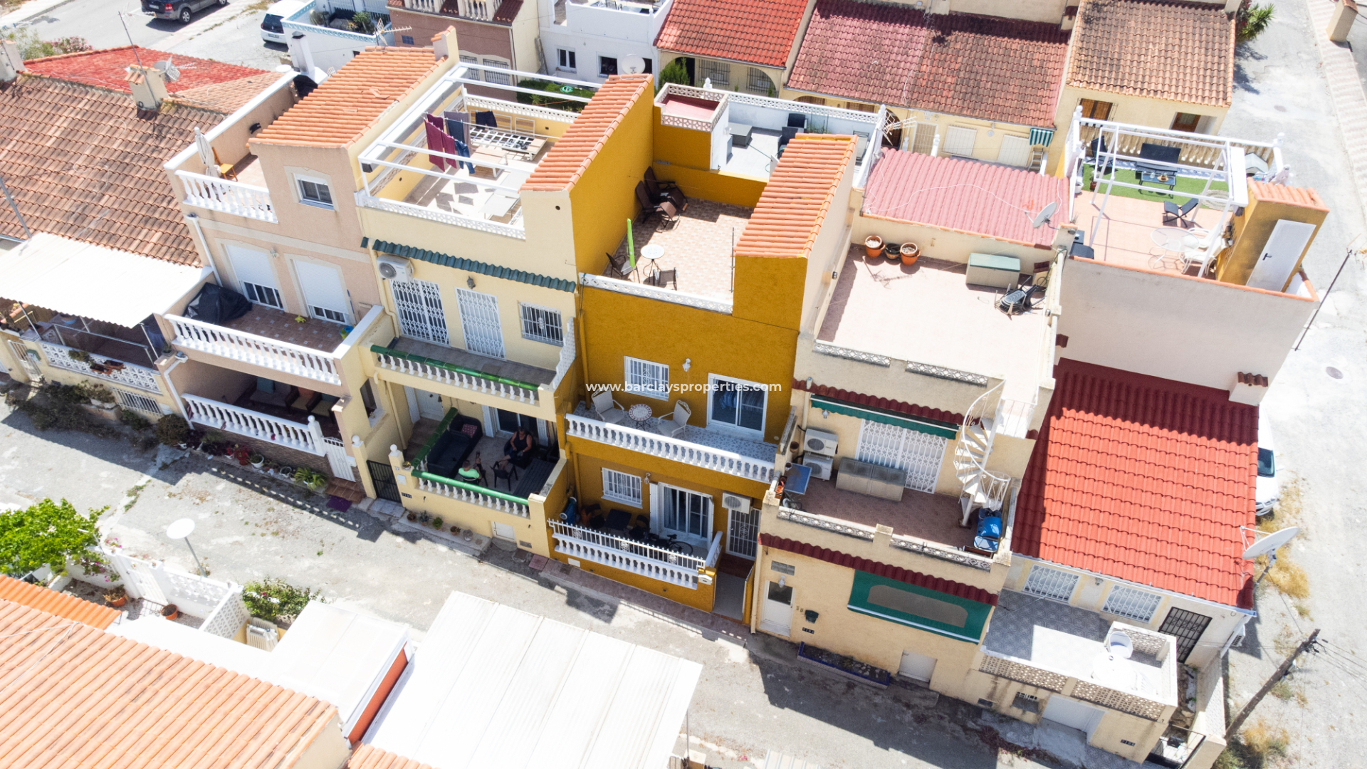 Rijhuis - Wederverkoop - Urb. La Marina - 5956