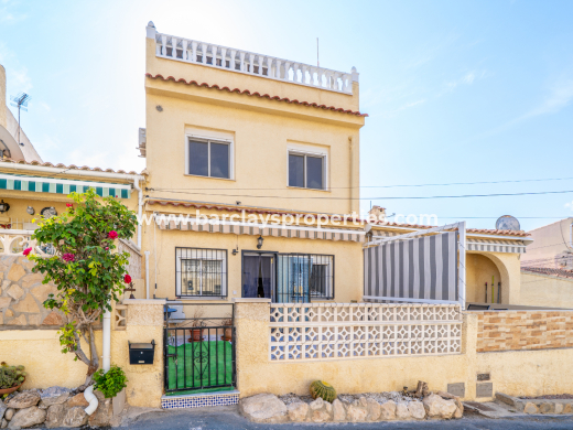 Rijhuis · Wederverkoop · Urb. La Marina · Urb. La Marina