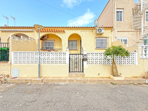 Rijhuis · Wederverkoop · Urb. La Marina · Urb. La Marina