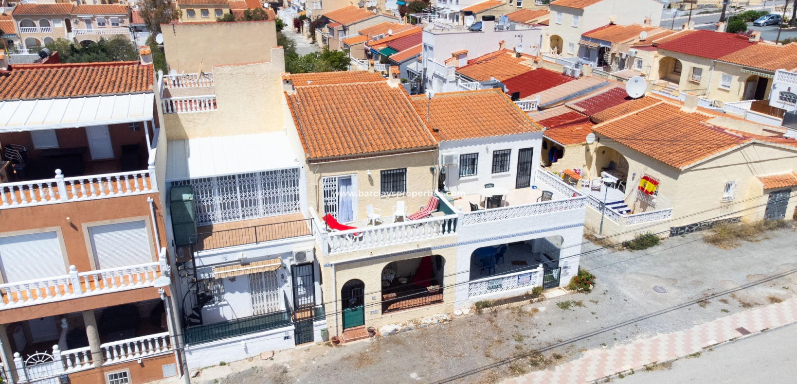 Rijtjeshuis te koop in La Marina